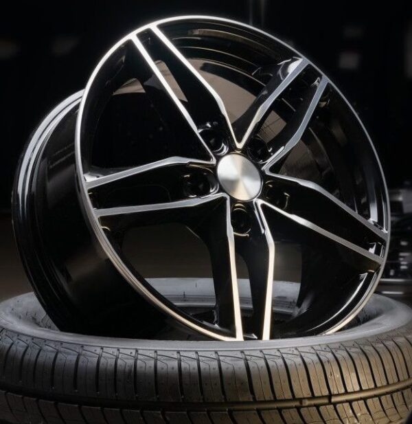 Custom Alloy Car Rim – Premium Design